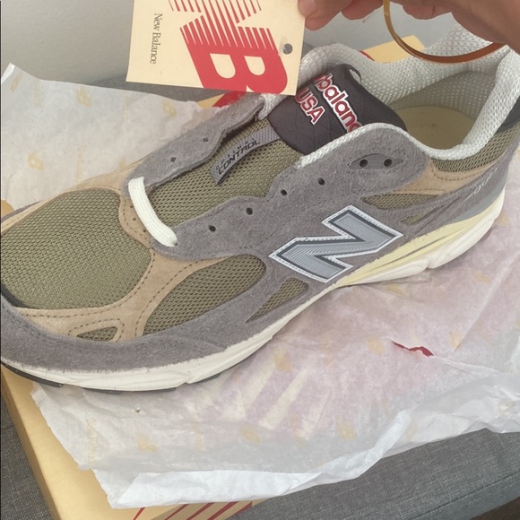 New Balance Shoes - Picture 7 of 9